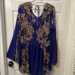 Boutine LA Blue and Gold Floral Top